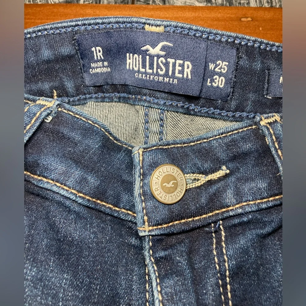 Distressed Blue Jeans - Picture 2 of 9